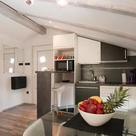 Gala Apartment *